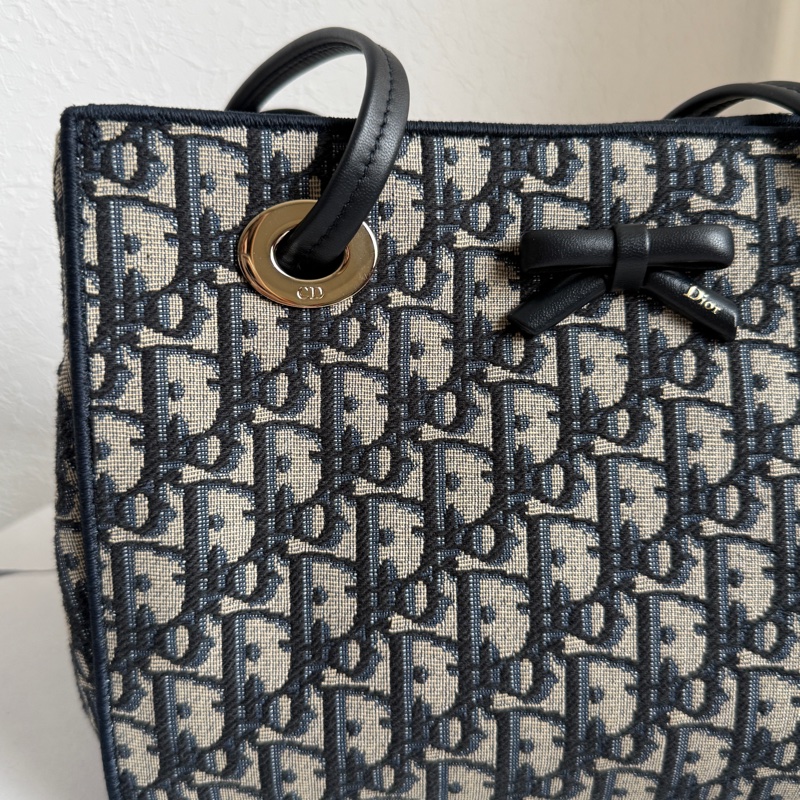 Dior最新款蝴蝶結🎀包款 小號 很好看-1