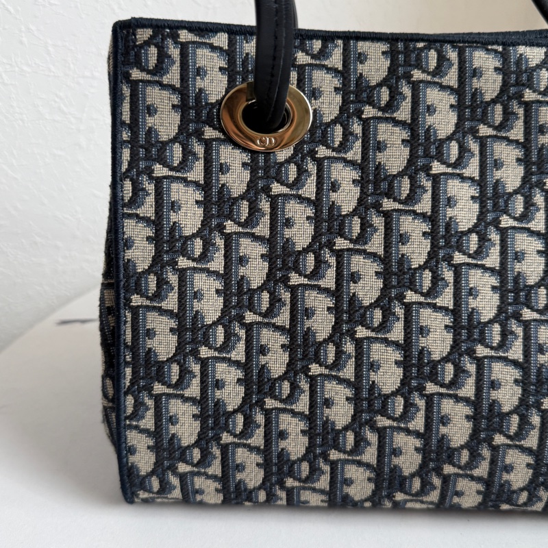 Dior最新款蝴蝶結🎀包款 小號 很好看-3