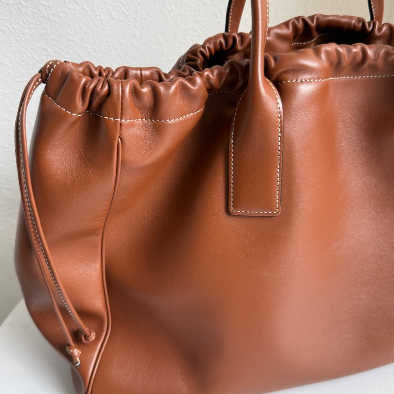 Celine 抽繩大包 買十幾萬啊-4