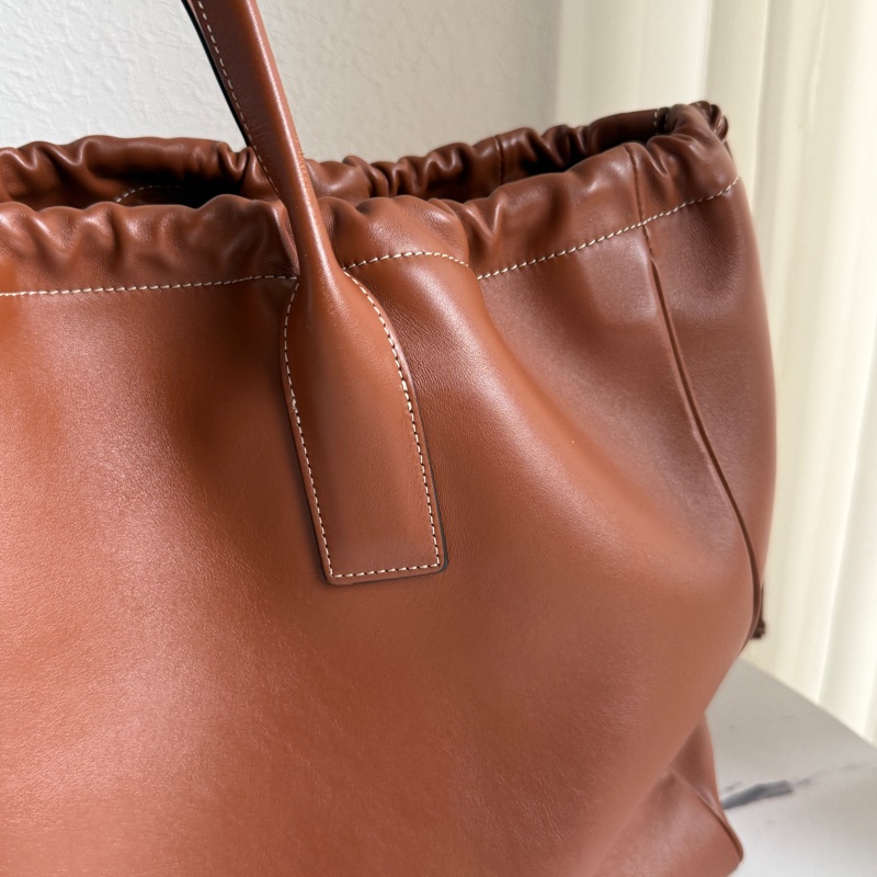 Celine 抽繩大包 買十幾萬啊-5