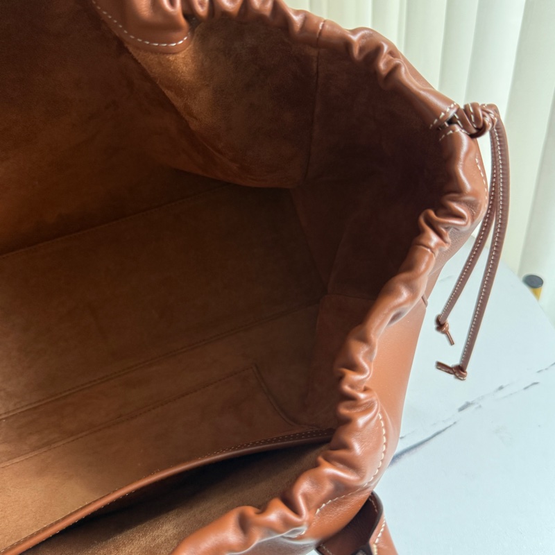 Celine 抽繩大包 買十幾萬啊-10