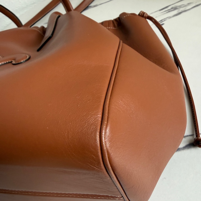 Celine 抽繩大包 買十幾萬啊-13