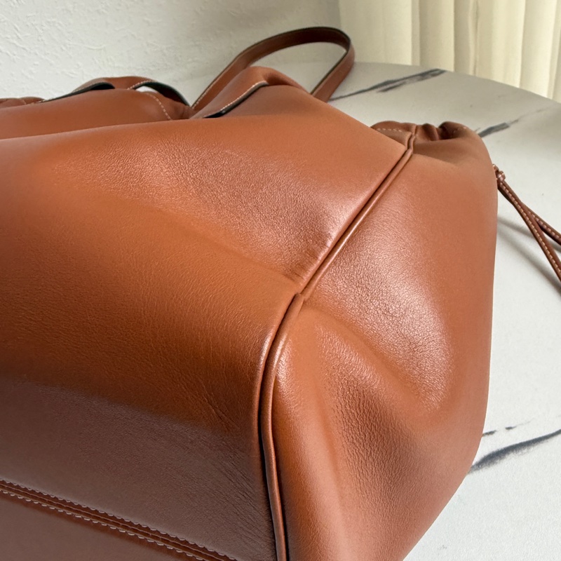 Celine 抽繩大包 買十幾萬啊-16