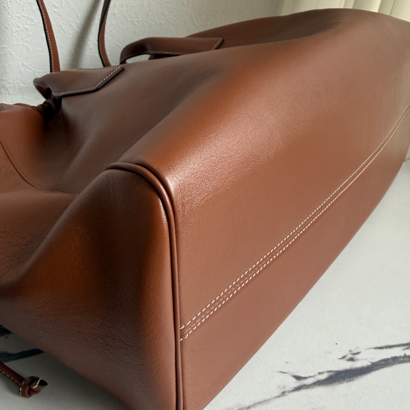 Celine 抽繩大包 買十幾萬啊-18