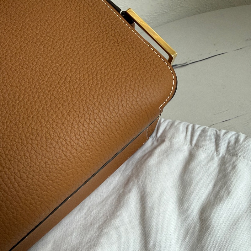 德爾沃超美焦糖色大D 皮革超好 貴婦專用包-17