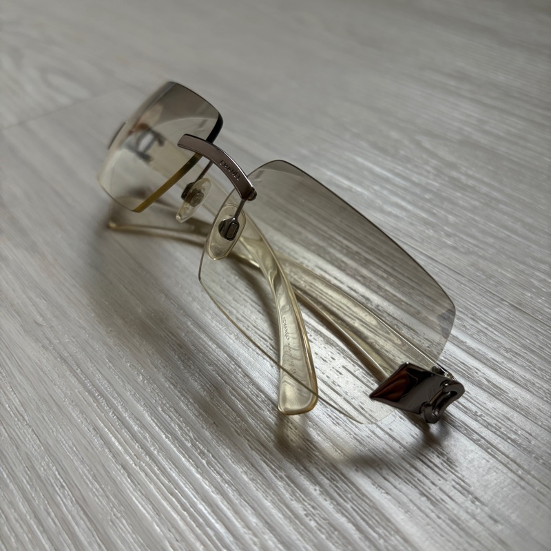 Chanel透明漸層香檳金墨鏡-2