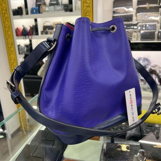 東區正精品㊣LV EPI 藍紫紅三色水波紋束口水桶包肩背包斜背包 RZ4115-5