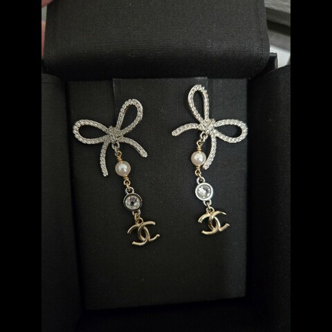 (全新僅試戴)Chanel蝴蝶結垂吊雙c耳環