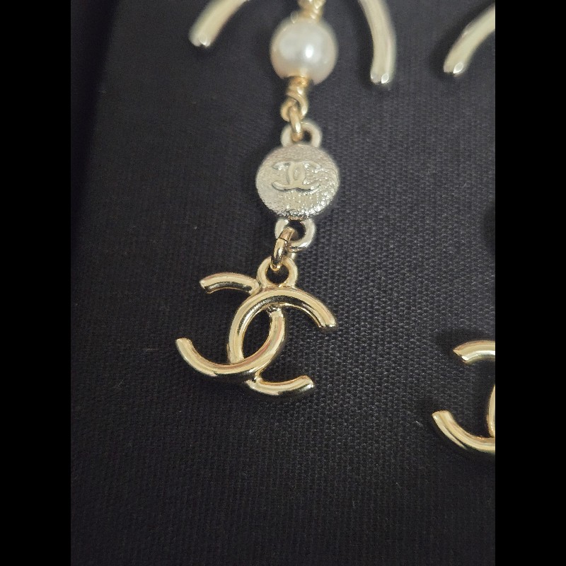 (全新僅試戴)Chanel蝴蝶結垂吊雙c耳環-3