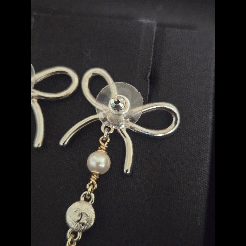 (全新僅試戴)Chanel蝴蝶結垂吊雙c耳環-5