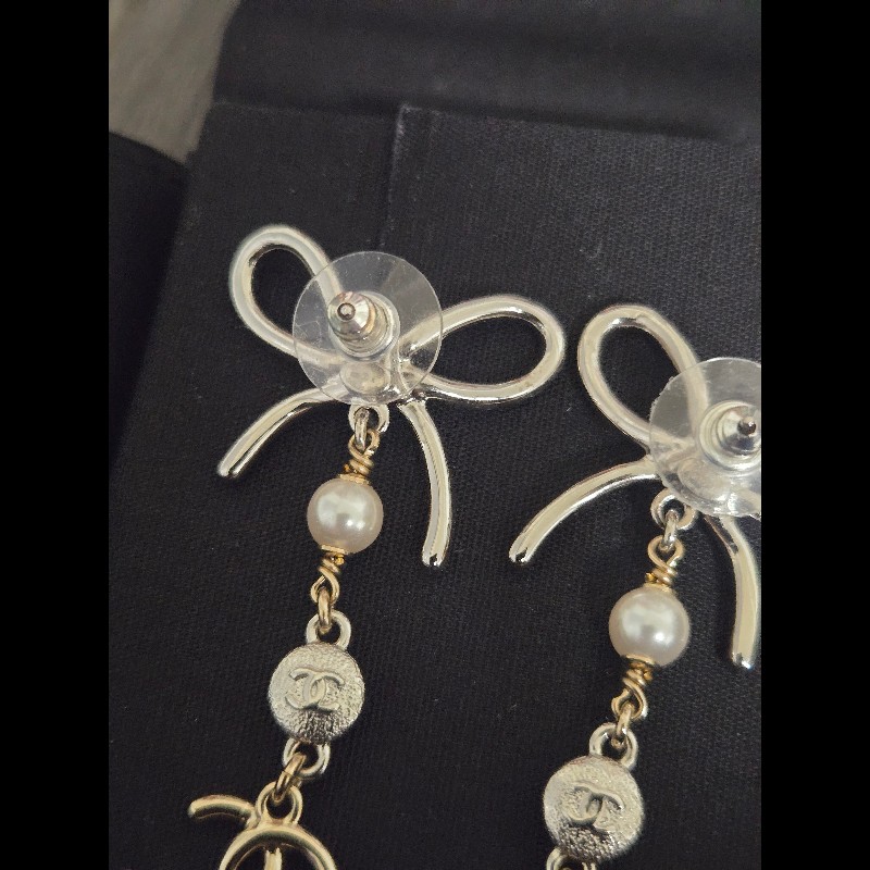 (全新僅試戴)Chanel蝴蝶結垂吊雙c耳環-6