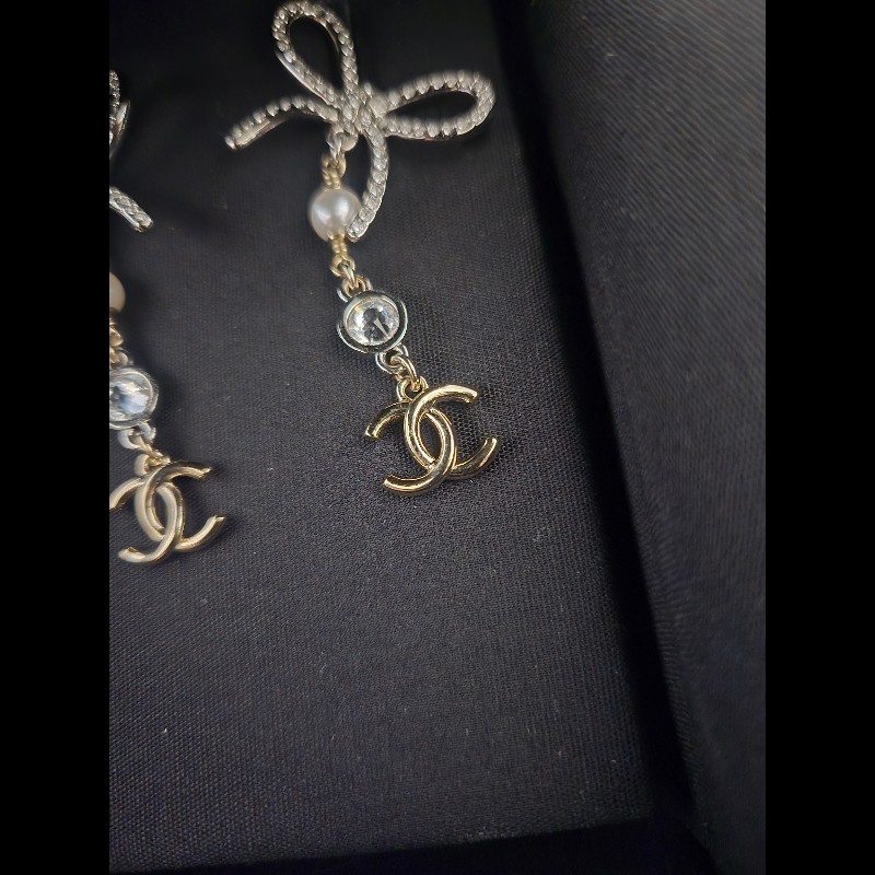 (全新僅試戴)Chanel蝴蝶結垂吊雙c耳環-7