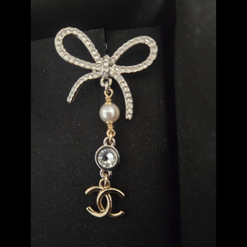 (全新僅試戴)Chanel蝴蝶結垂吊雙c耳環-8