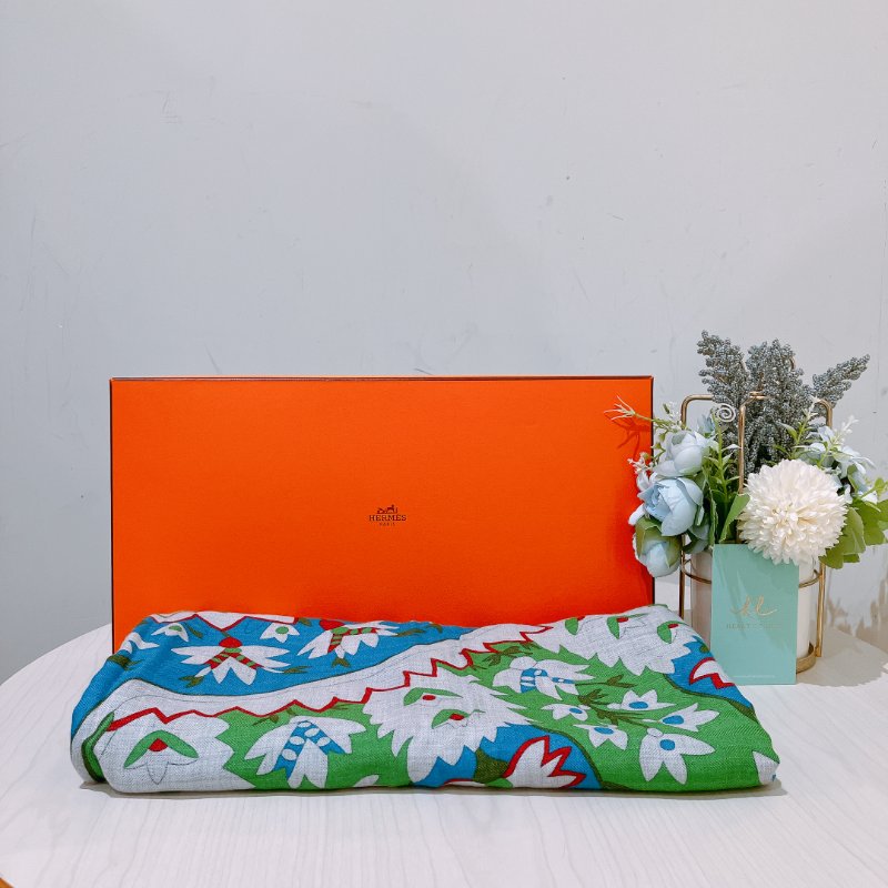 TK1930  愛馬仕 披肩 Carle Paisley From Paisley 140 x 140cm Scarf Gris Chine / Vert / Rouge-6