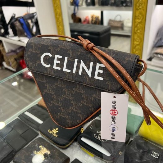 東區正精品㊣CELINE TRIANGLE BAG XF195902BZK 近全新老花凱旋門三角型斜背包 RZ4122-0