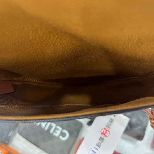 東區正精品㊣CELINE TRIANGLE BAG XF195902BZK 近全新老花凱旋門三角型斜背包 RZ4122-1