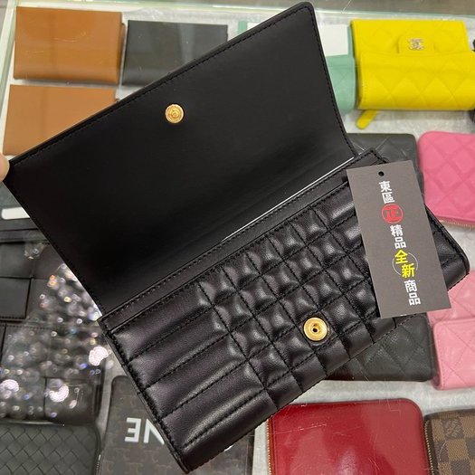 東區正精品㊣BURBERRY 80623391 全新黑色皮革車線 TB 金釦釦子長夾 RZ3945-1