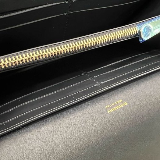 東區正精品㊣BURBERRY 80623391 全新黑色皮革車線 TB 金釦釦子長夾 RZ3945-2