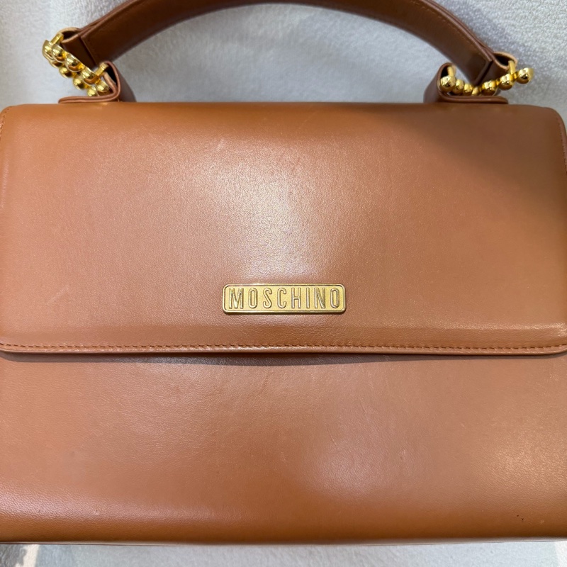 Moschino XO金屬釦棕色手提包 I889-6