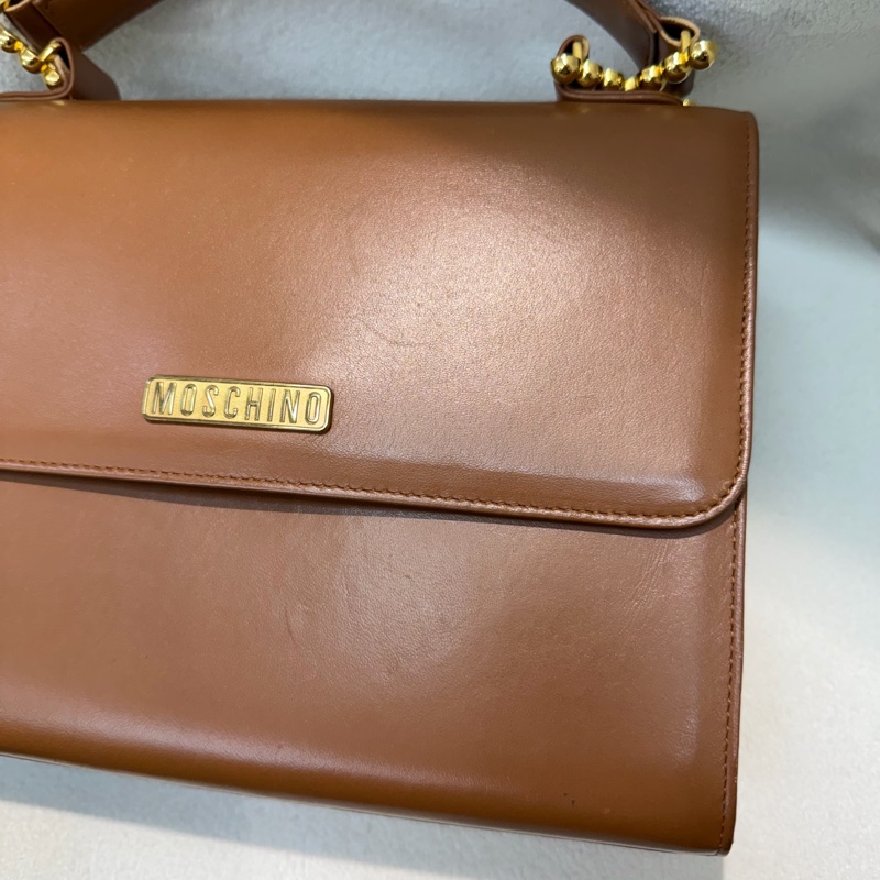 Moschino XO金屬釦棕色手提包 I889-7