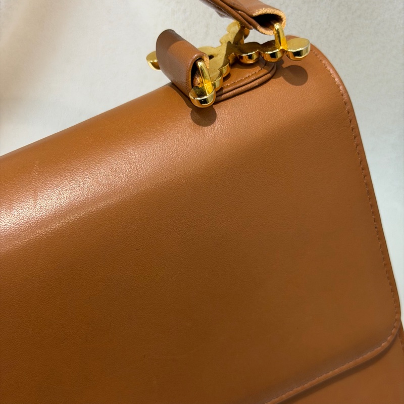 Moschino XO金屬釦棕色手提包 I889-11