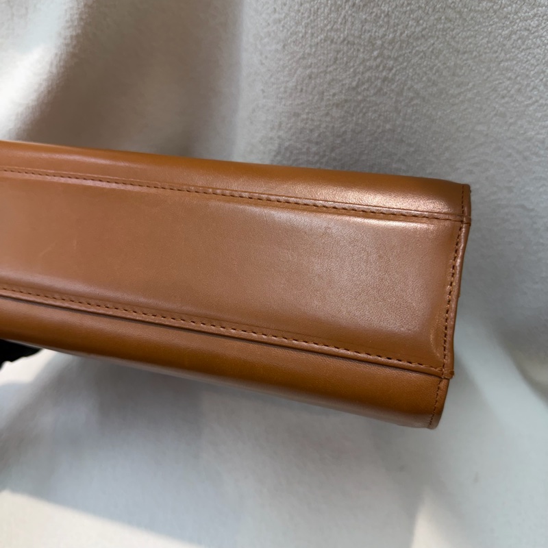 Moschino XO金屬釦棕色手提包 I889-21