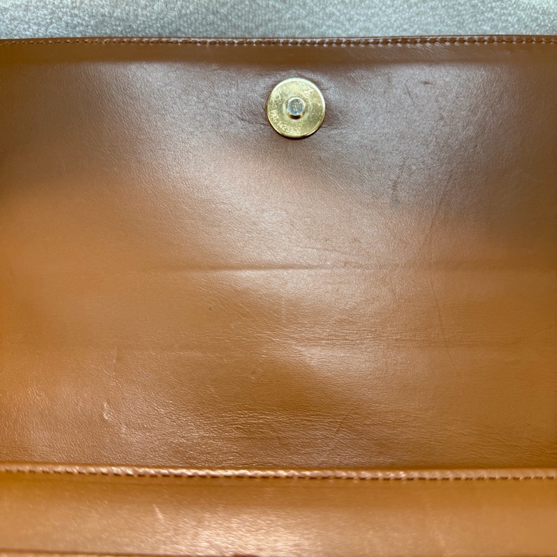 Moschino XO金屬釦棕色手提包 I889-28