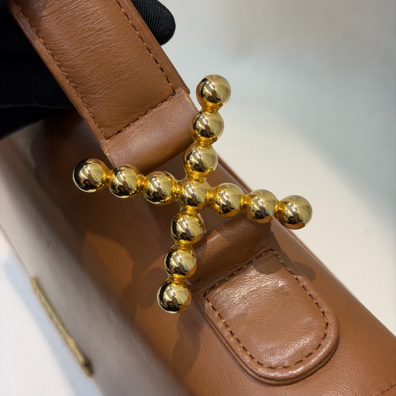 Moschino XO金屬釦棕色手提包 I889-36