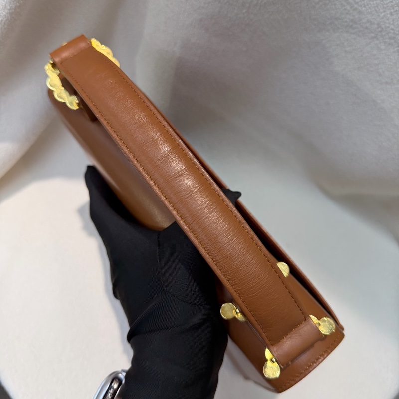 Moschino XO金屬釦棕色手提包 I889-43