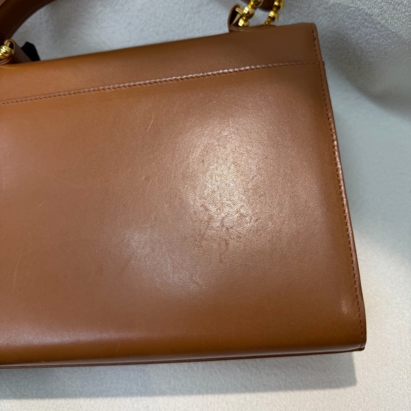 Moschino XO金屬釦棕色手提包 I889-55