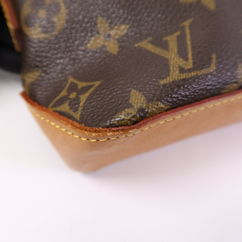 LOUIS VUITTON Monogram Trotteur金扣肩背袋-14
