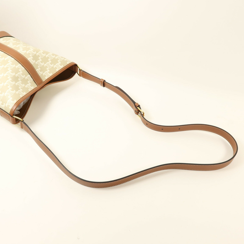 CELINE 塗層帆布Triomphe Bucket金扣肩背袋-8