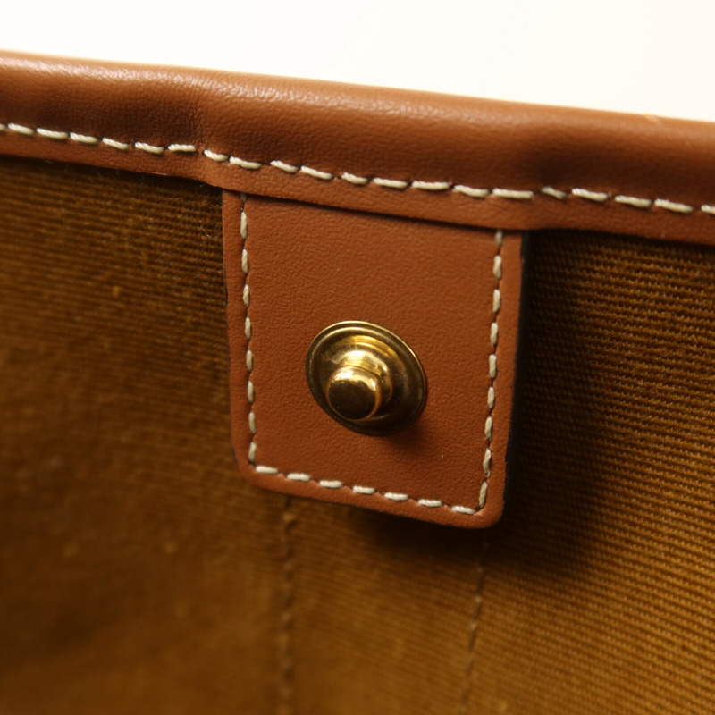 CELINE 塗層帆布Triomphe Bucket金扣肩背袋-10