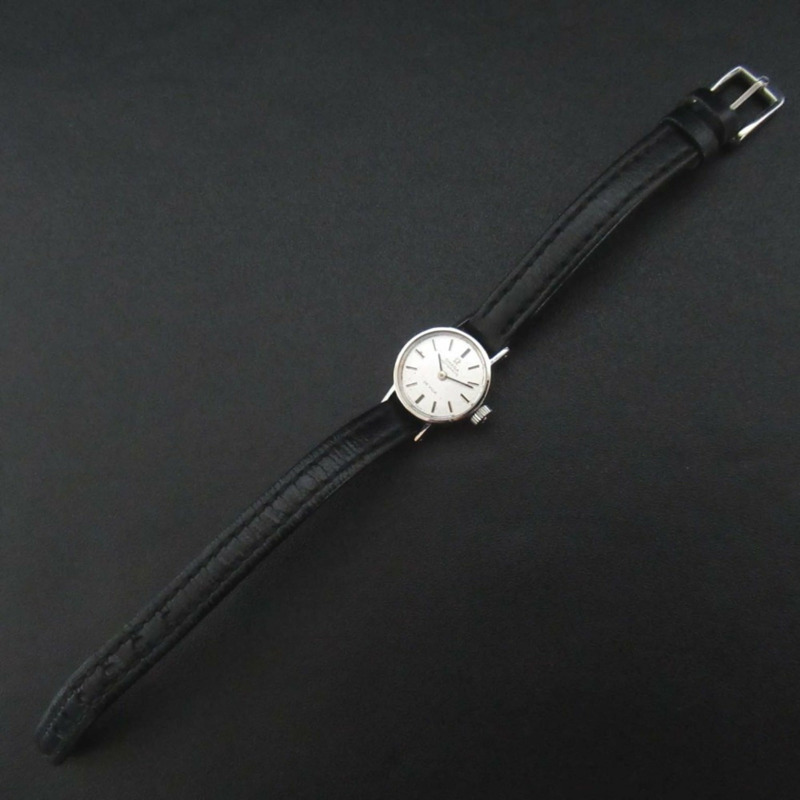 歐米茄碟飛系列自動機械雙針女錶，不鏽鋼錶殼搭配皮革錶帶，黑色-3