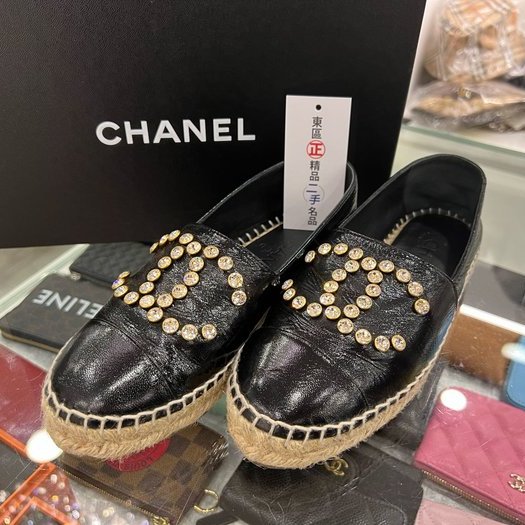 東區正精品㊣CHANEL G35602 香奈兒黑色漆皮水鑽雙C LOGO娃娃鞋鉛筆鞋 35號 RZ3900-2