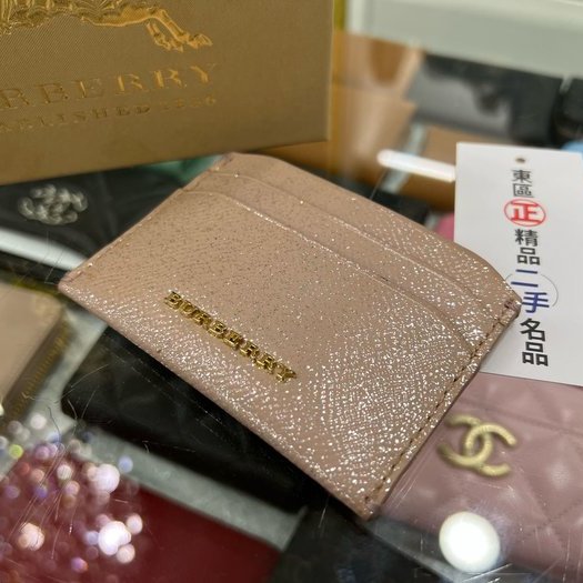 東區正精品㊣BURBERRY 近全新粉色全皮亮粉扁式卡片夾限定款 RZ3916-7