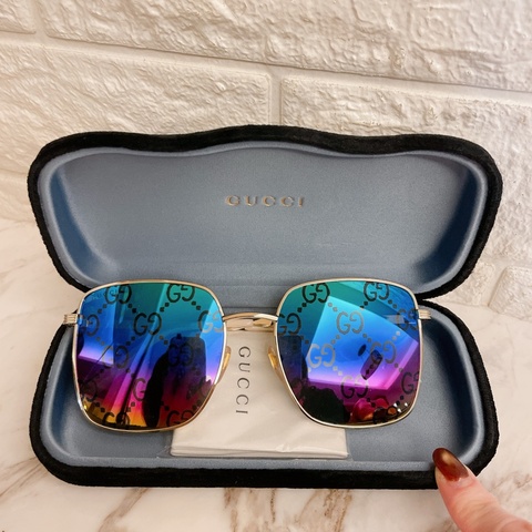 全新超甜斷貨款✨Gucci古馳極光漸變色滿版Logo飛行墨鏡（男女皆可）