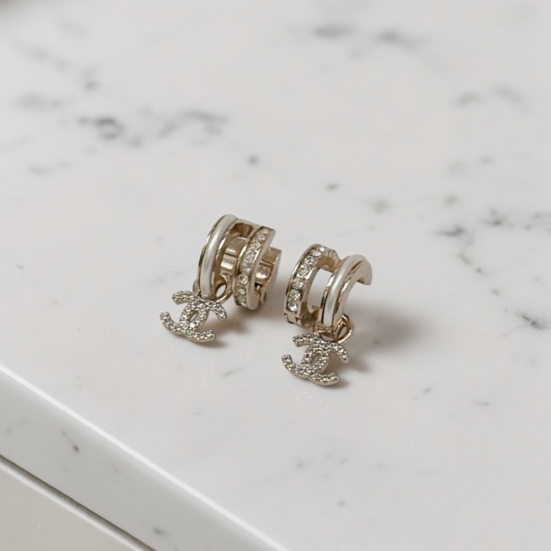 莉亞精品♡ Chanel 水鑽logo易扣式耳環 近新美品-0