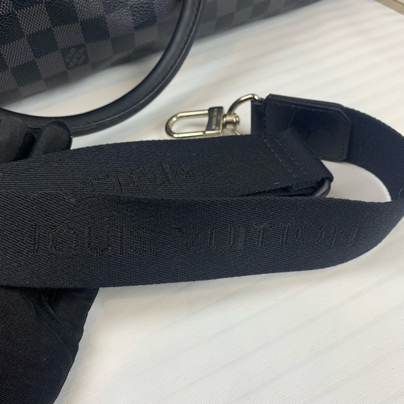 Louis Vuitton LV 男士棋盤格黑色大號旅行袋登機箱 有長肩帶和鎖頭 尺寸：55*25*28cm-7