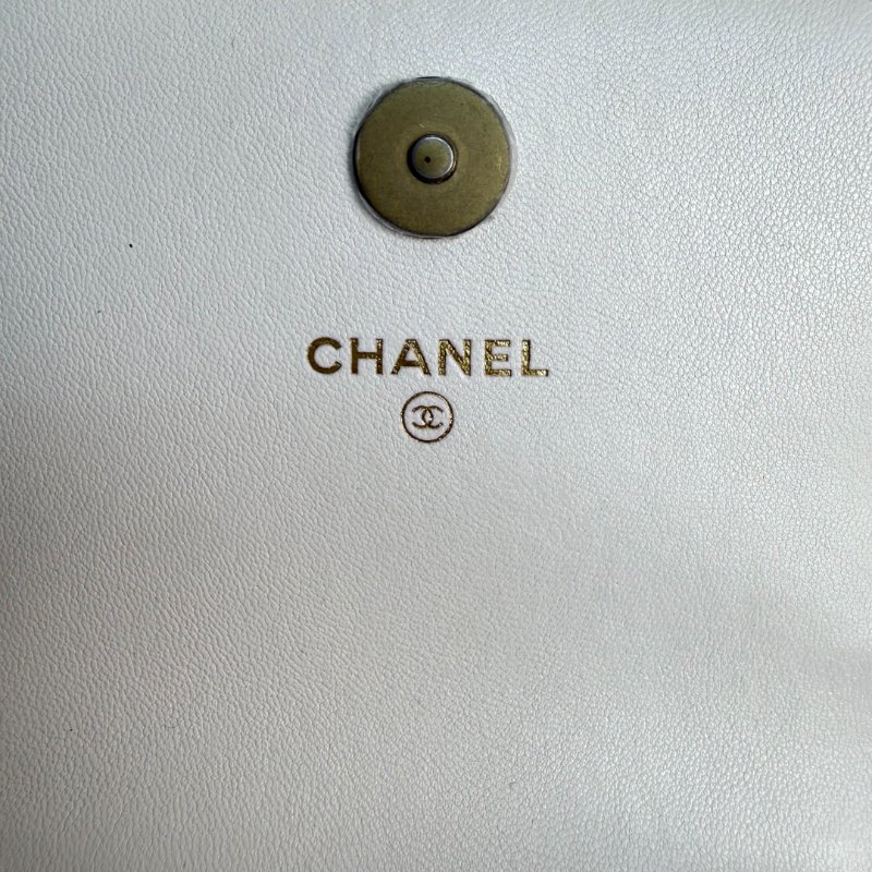 Chanel 白色金扣 手機包 小羊皮 31開-6
