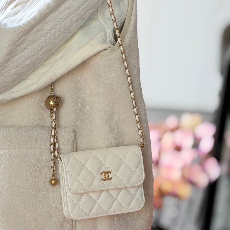 Chanel Gold ball mini flap 迷你金球翻蓋包-6