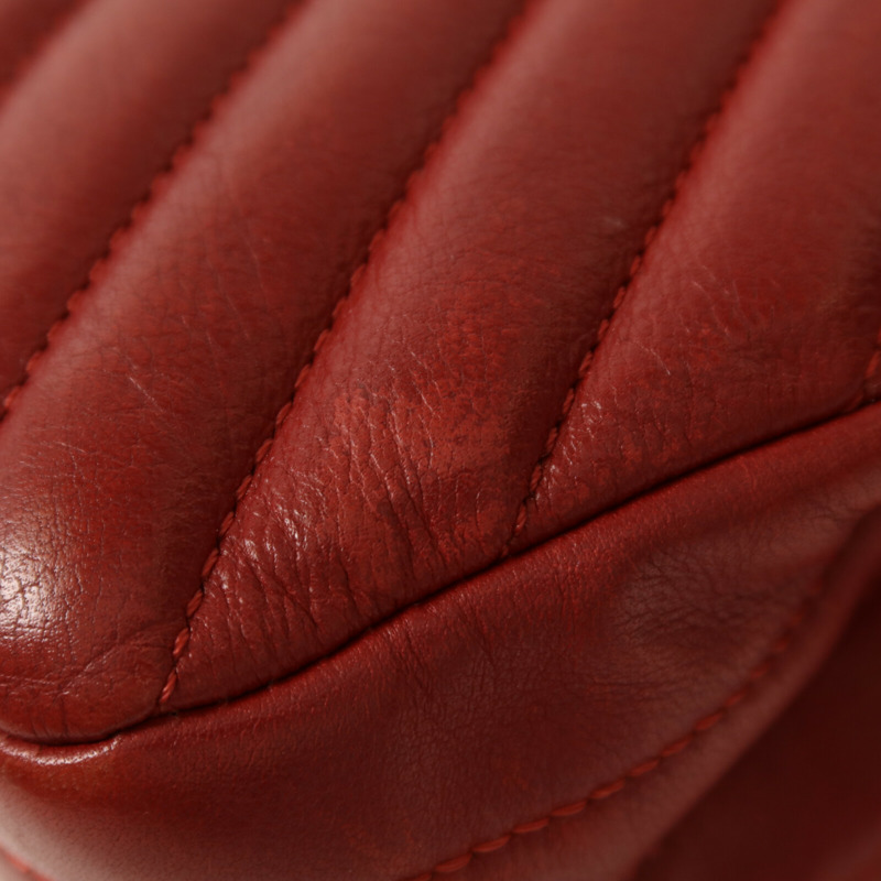 CHANEL 牛皮皮革Chevron Flap Bag金扣鏈帶肩背袋-17