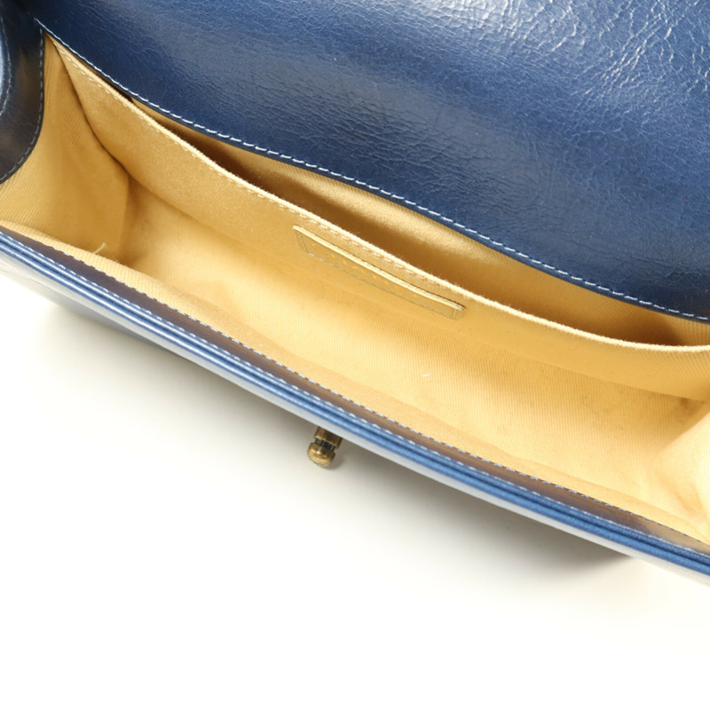 CHANEL 牛皮皮革Boy 25金扣鏈帶肩背袋-4