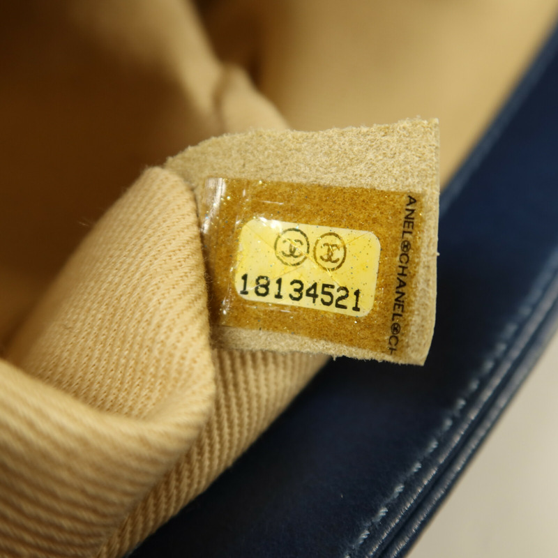 CHANEL 牛皮皮革Boy 25金扣鏈帶肩背袋-6