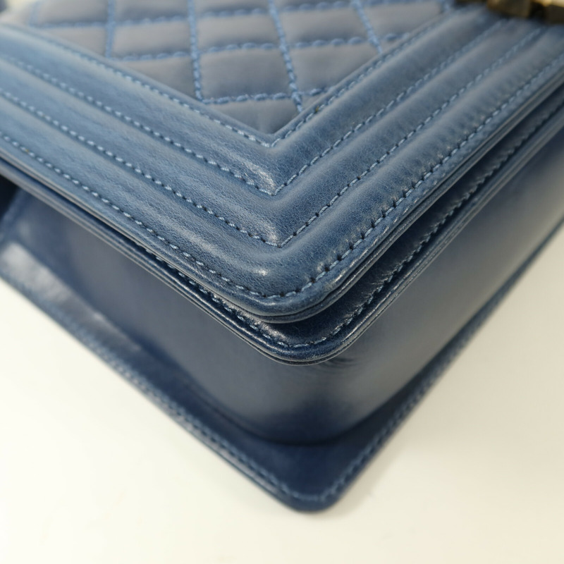 CHANEL 牛皮皮革Boy 25金扣鏈帶肩背袋-11