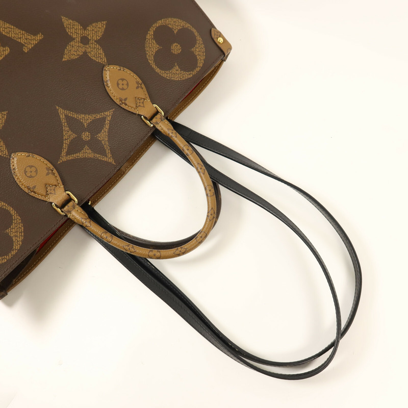 LOUIS VUITTON Monogram Giant Reverse On The Go GM金扣手挽肩背兩用袋-6