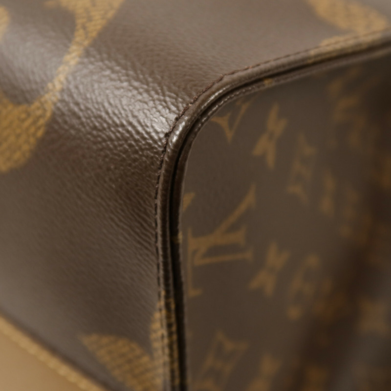 LOUIS VUITTON Monogram Giant Reverse On The Go GM金扣手挽肩背兩用袋-10