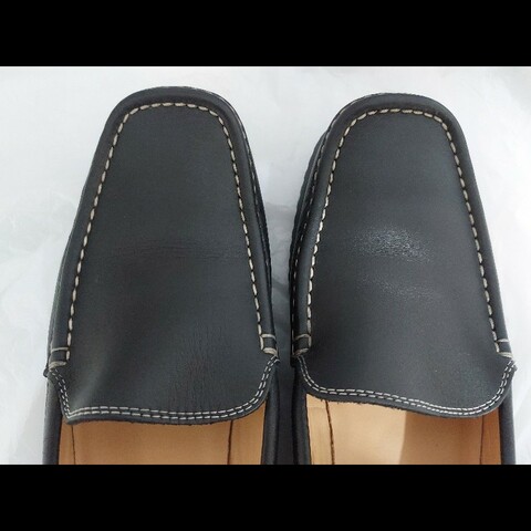 Bally 經典黑色皮革樂福鞋 - 對比車縫線細節 (FR 38)