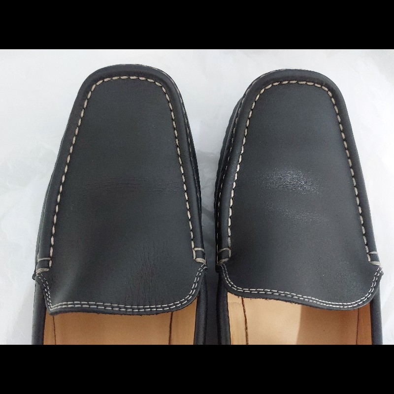 Bally 經典黑色皮革樂福鞋 - 對比車縫線細節 (FR 38)-0