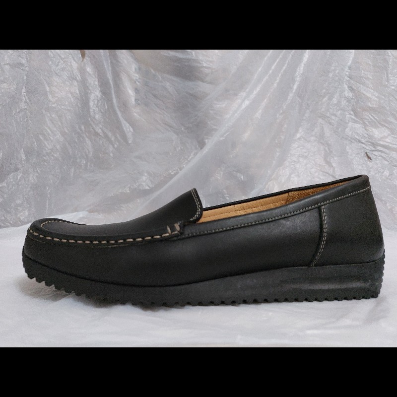 Bally 經典黑色皮革樂福鞋 - 對比車縫線細節 (FR 38)-5